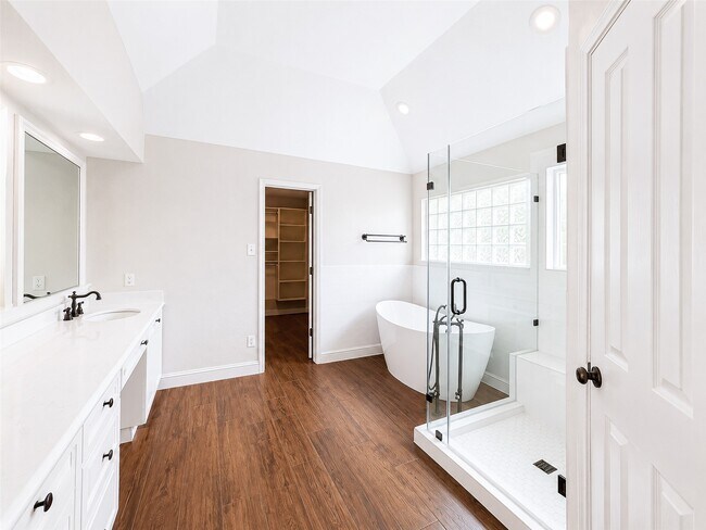 Photo - 18 Doeskin Pl