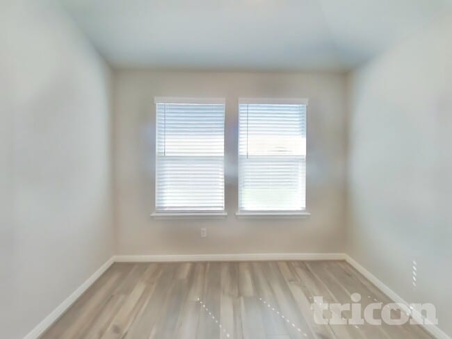 Photo - 13526 Emerson Wy