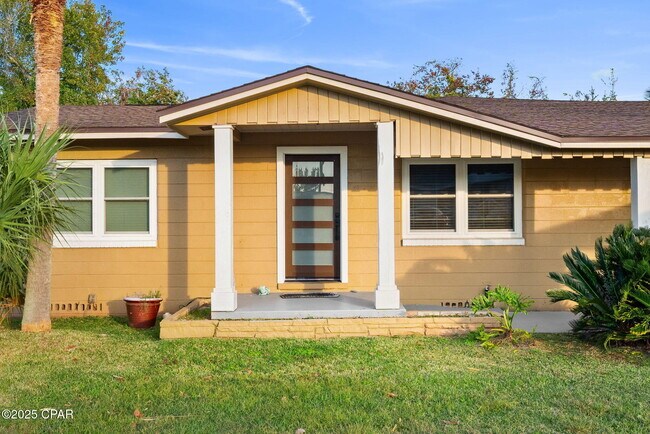 Photo - 1528 Oak Ave