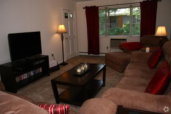 Living Room - Park Apartments