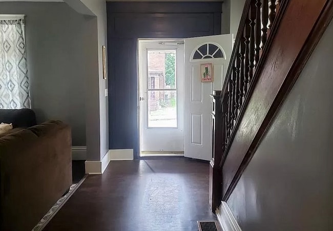 Photo - 231 N Elm St