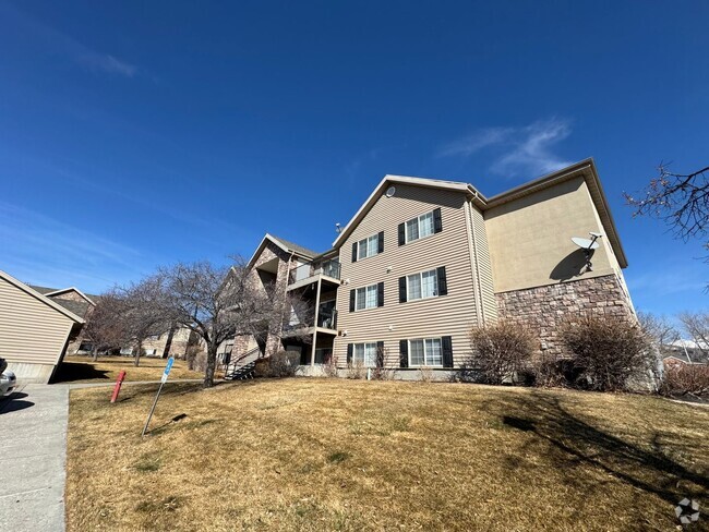 Building Photo - Ground level 3 bedroom 2 bath in Lehi! Unit D Rental