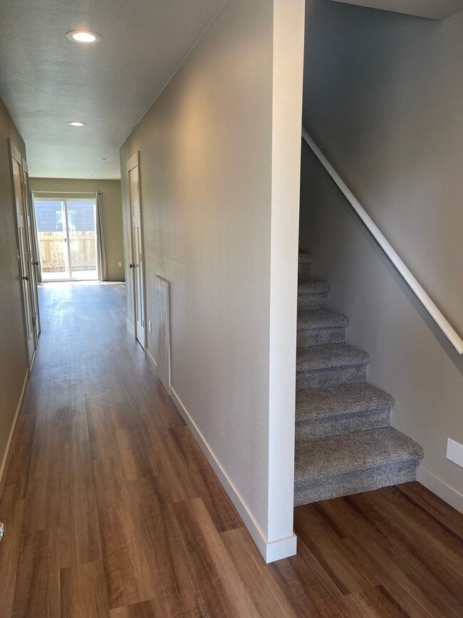 Photo - Three Bedroom Pet Friendly Townhouse!