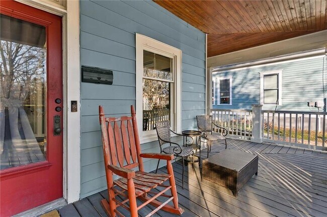 Photo - 867 Beecher St SW
