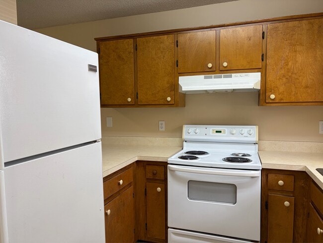 Photo - 1103 Greentree Ct