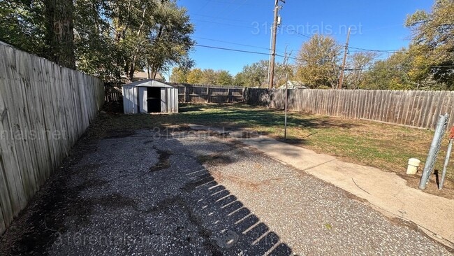 Photo - $1250 - 3 bed 1 bath - Single Family Home