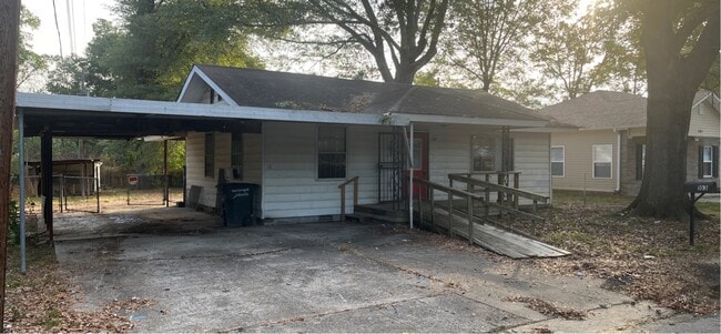 Building Photo - 103 East Blvd Rental