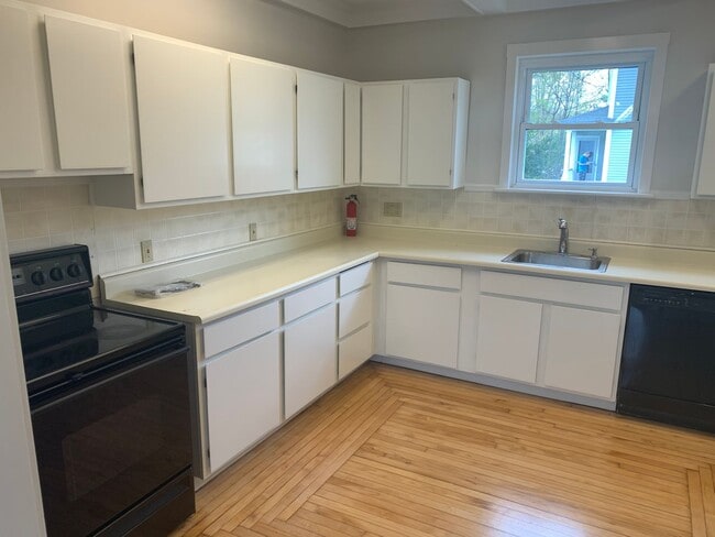 Photo - 271 Groveland St Unit 1