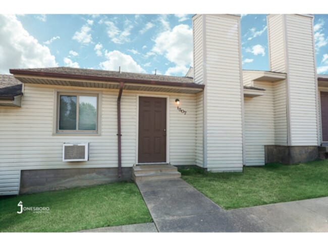 Building Photo - Lakewood Apartments: Premium location