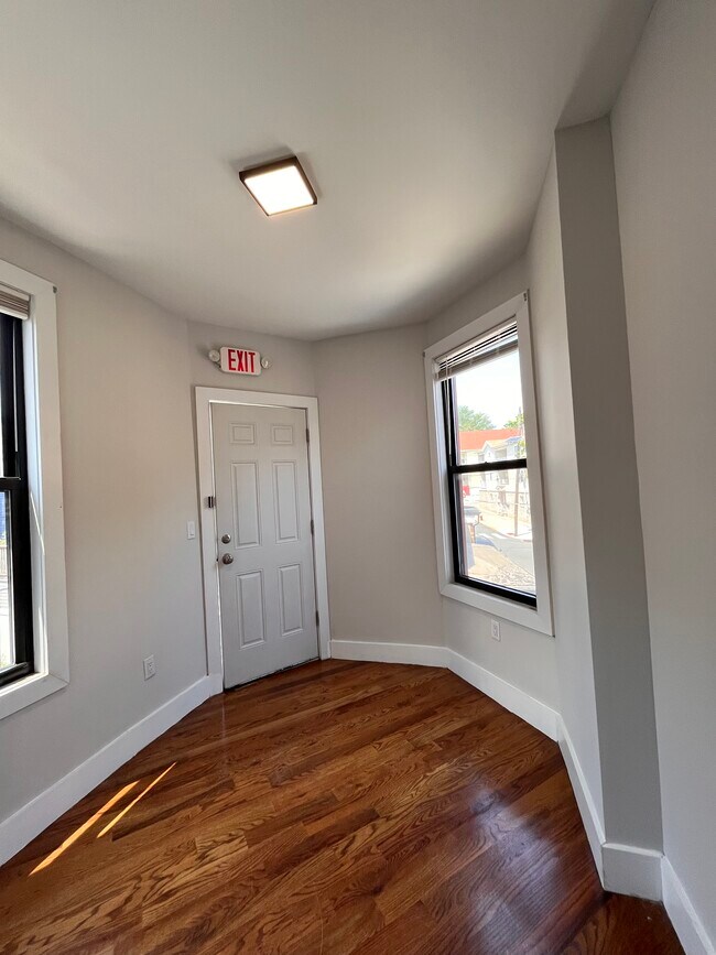 Photo - 749 Garfield Ave Unit 3B