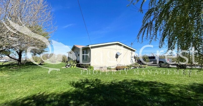 Photo - 3 Bed, 2 Bath Home with Open Yard in Desirable Orchards Area