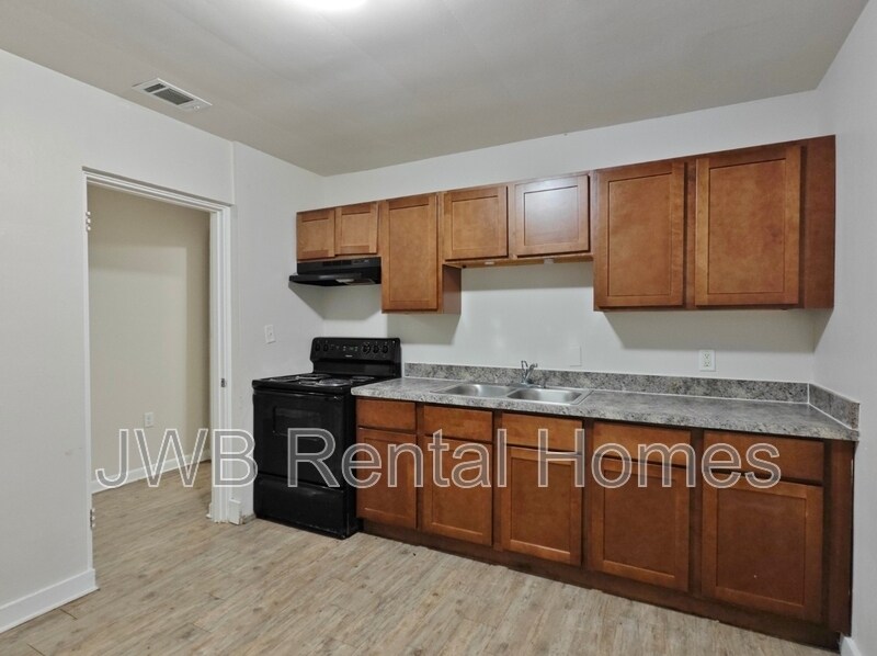 Photo - 1769 Stafford Rd