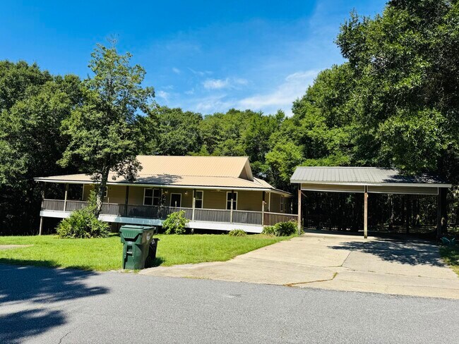 Photo - 480 Country Club Dr