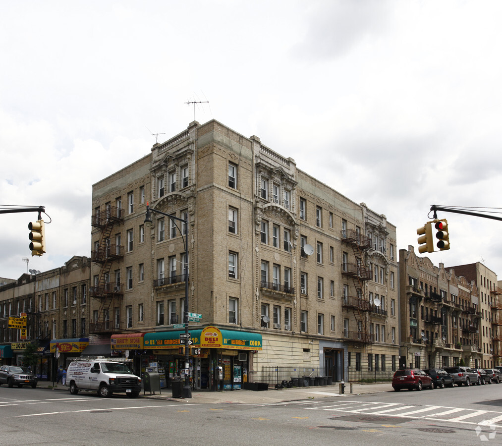 701 Saint Marks Ave - 701 Saint Marks Ave Apartments