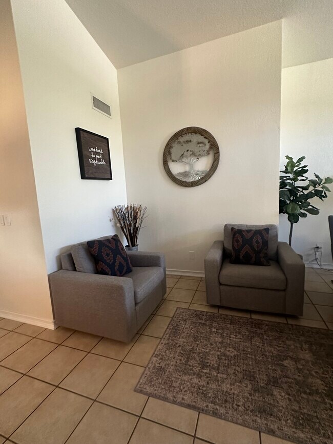 Photo - 10938 W Poinsettia Dr