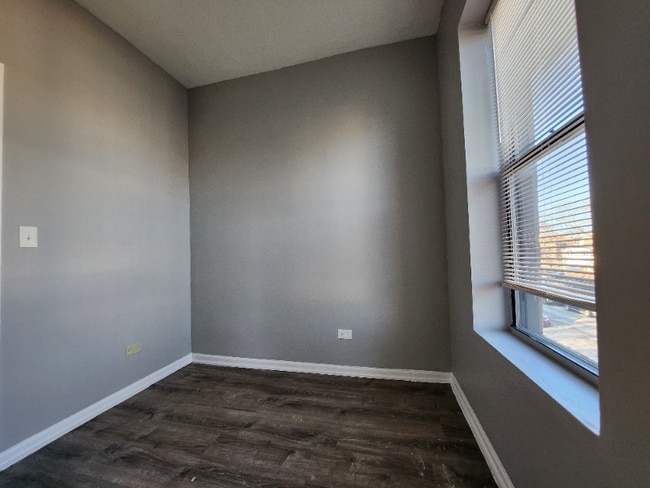 Photo - 7314 S Kenwood Ave Unidad 2