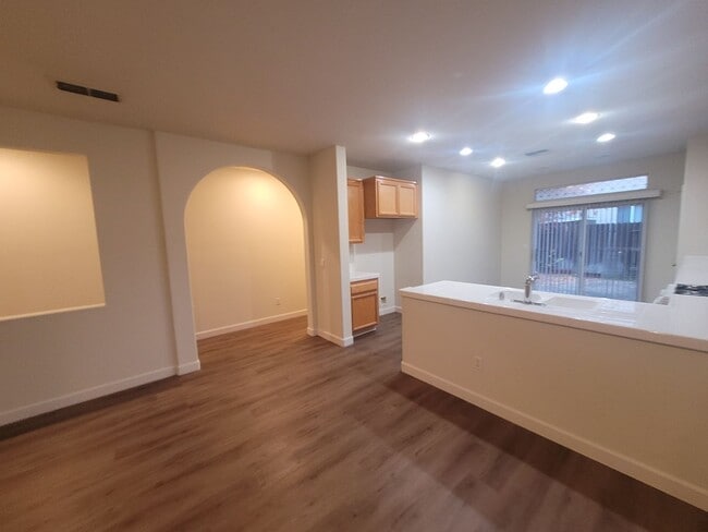 Photo - Beautiful Natomas area home on corner lot