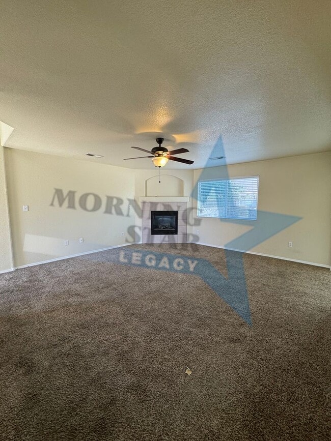 Photo - LARGE 4 bed home!