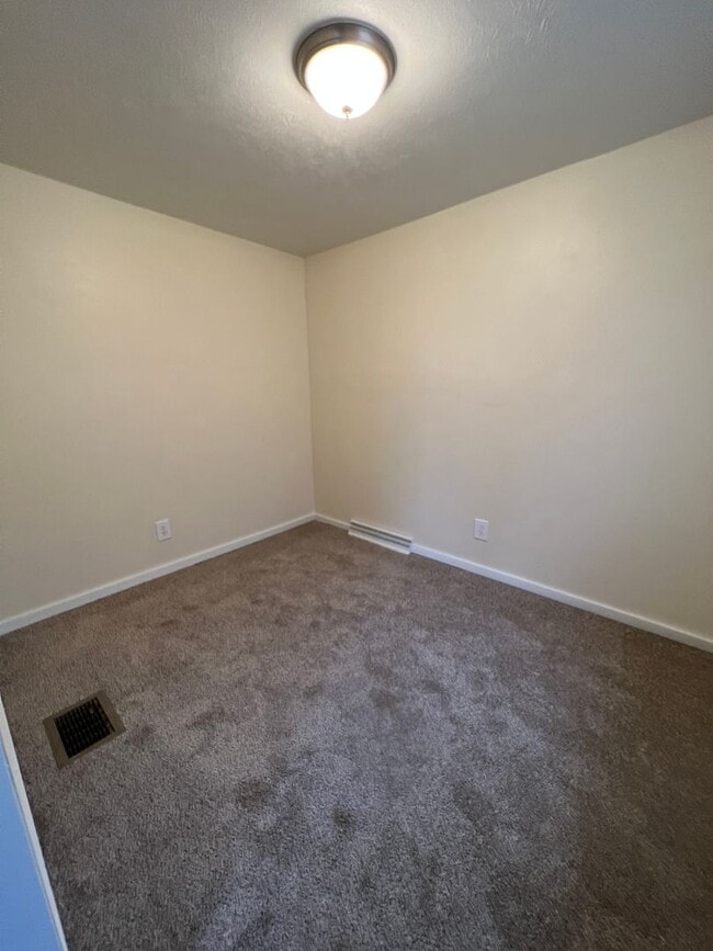 Photo - 123 E Broadway Ave Unidad 123 1/2 E Broadway Ave.