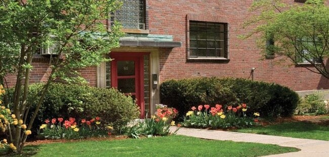 Building Photo - 2bed in Brookline