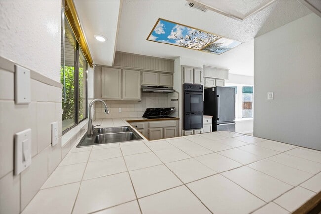 Photo - 16202 Mill Point Dr