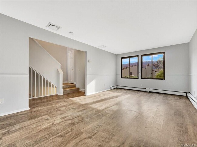 Photo - 416 Country Club Ln