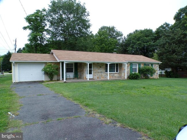 Photo - 111 Walnut Dr