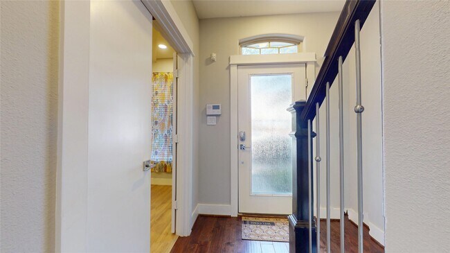 Photo - 711 Schwartz St