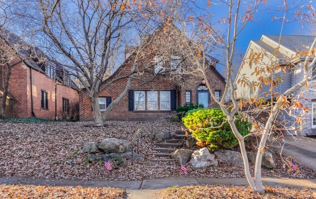 Photo - 525 Donne Ave