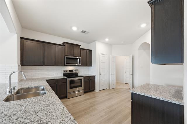 Photo - 121 Newsom Dr