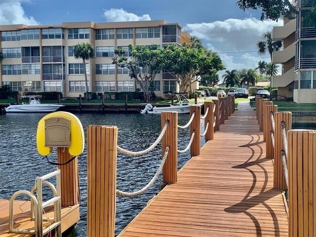 Photo - 2731 Taft St Unit 406