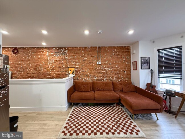 Building Photo - 6136 Chancellor St