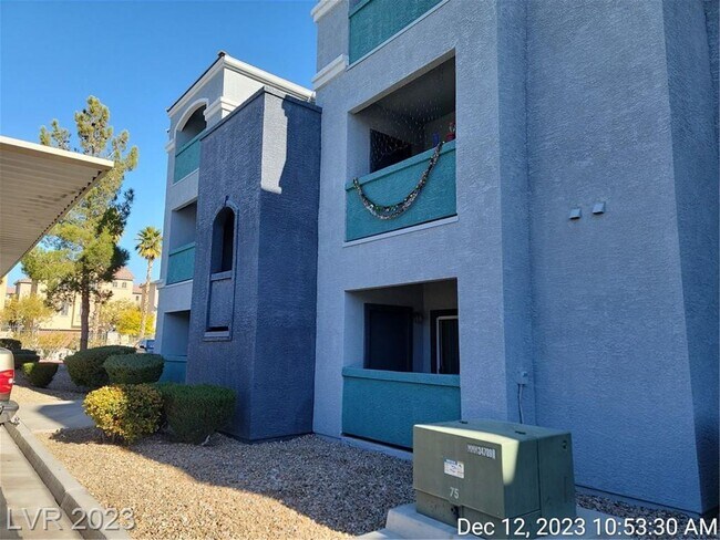 Photo - GORGEOUS 1st FLOOR UNIT IN NW GATED COMMUN... Unidad 1030