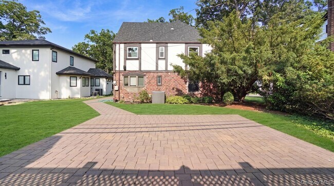 Photo - 22 Parkwold Dr E