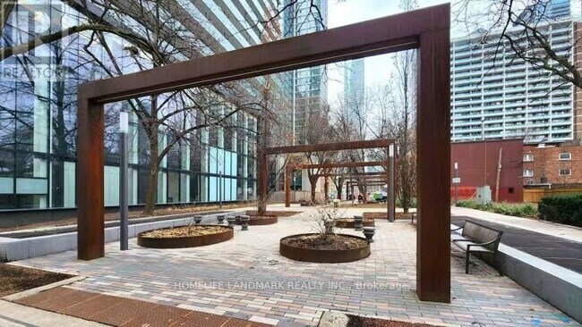 Photo - 17 Dundonald St Unit 607