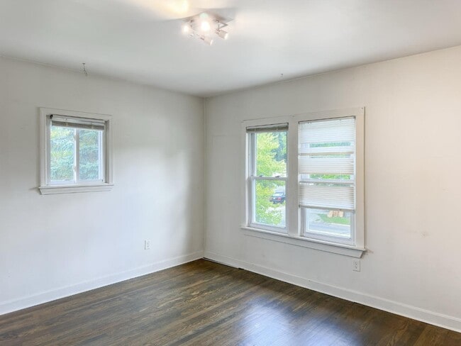 207 N Prospect Rd