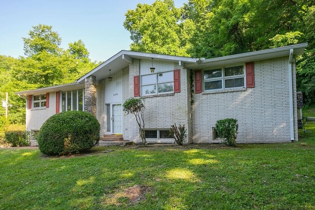 Photo - Brentwood Oasis: 3 Bed, 2 Bath Home on 5+ ...