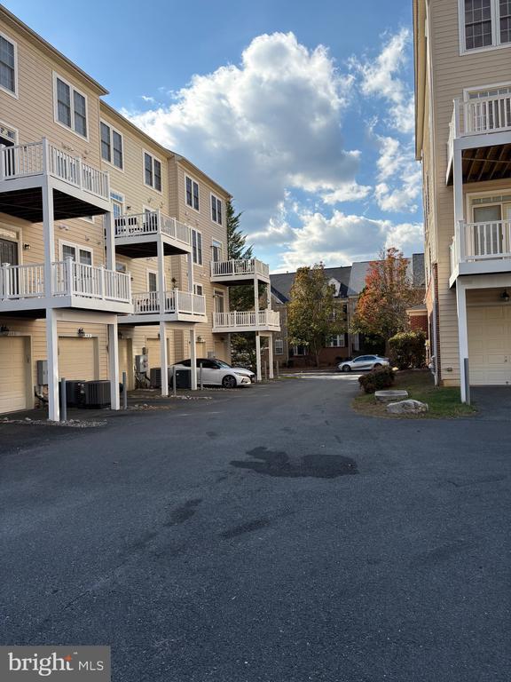 Photo - 635 Whetstone Glen St