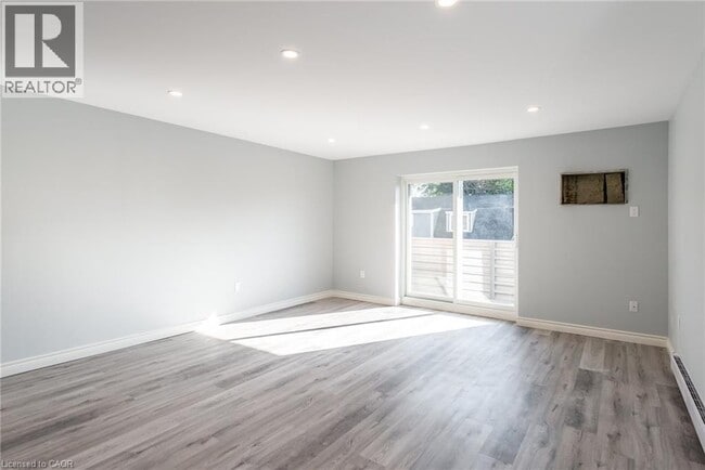 Photo - 529 Elm St Unit 16