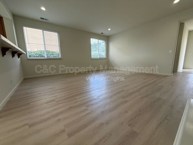 Photo - 4315 Peninsula Point Dr