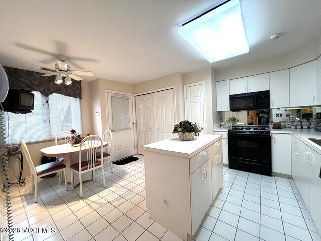 Photo - 92 Winthrop Rd