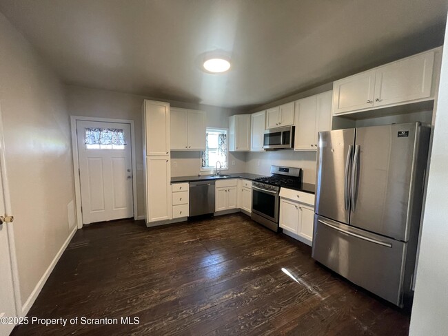 Photo - 127 W Line St
