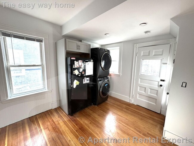 Photo - 28 Lexington Ave Unit #1