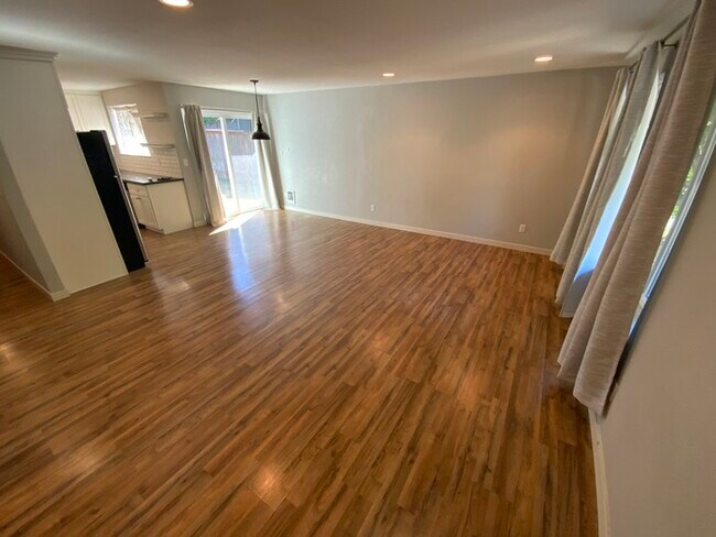 Photo - Immaculate N Tacoma 3bdr 2bath with full size W/D