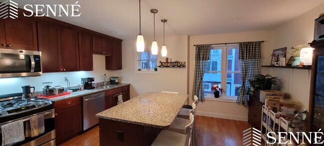 Building Photo - 105 Harvey St Rental