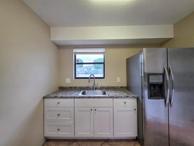 Photo - 902 Riverside Dr