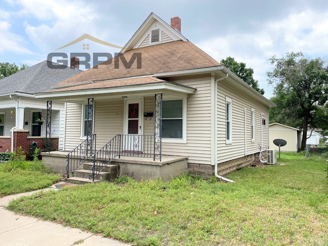 Spacious 2 bedroom with garage - Spacious 2 bedroom with garage House