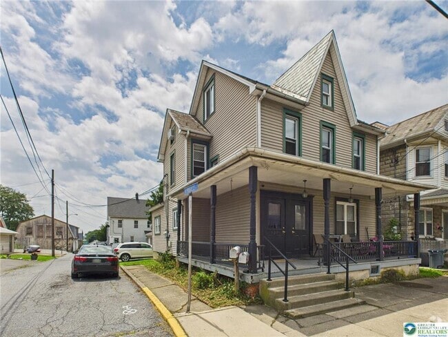 Building Photo - 127 Mauch Chunk St Rental