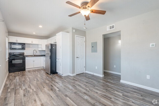 2BA, 1.5BA - 725SF - Living Room/ Kitchen