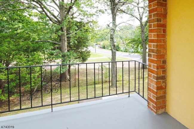 Photo - 2 Westervelt Pl Unit C203